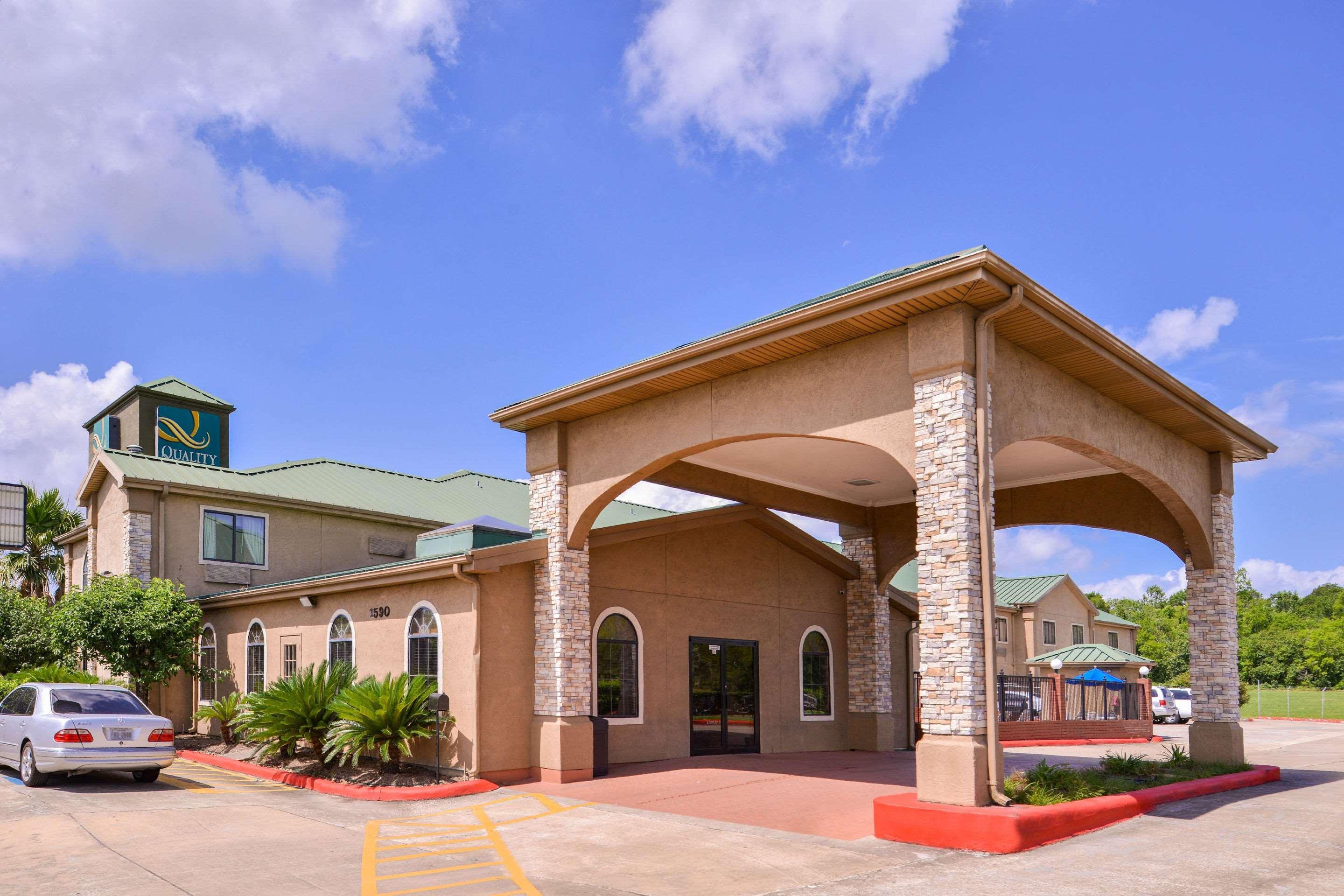 Quality Inn & Suites Beaumont Exterior photo