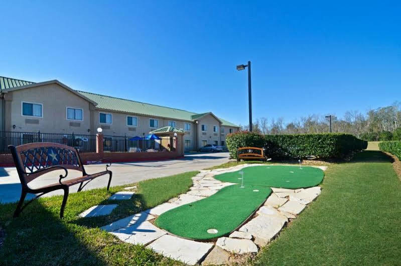 Quality Inn & Suites Beaumont Exterior photo